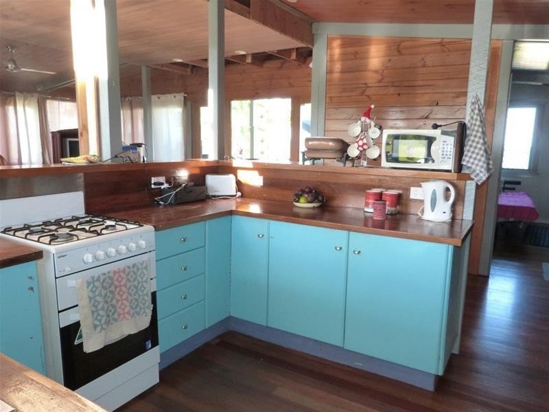 28 Taylor Street, Tully Heads QLD 4854