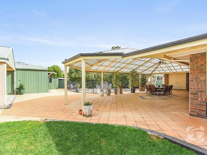 27 Kernick Avenue, Willunga SA 5172