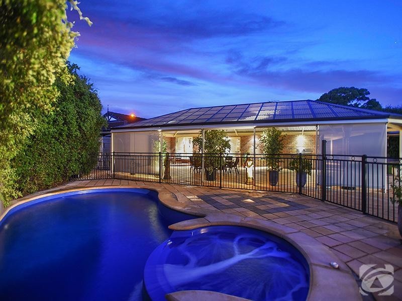 27 Kernick Avenue, Willunga SA 5172