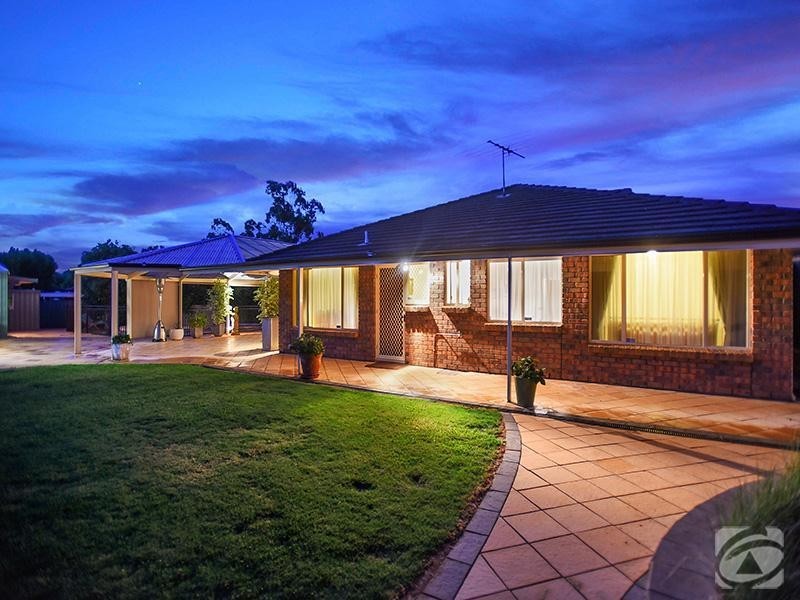 27 Kernick Avenue, Willunga SA 5172