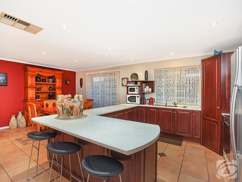 27 Kernick Avenue, Willunga SA 5172