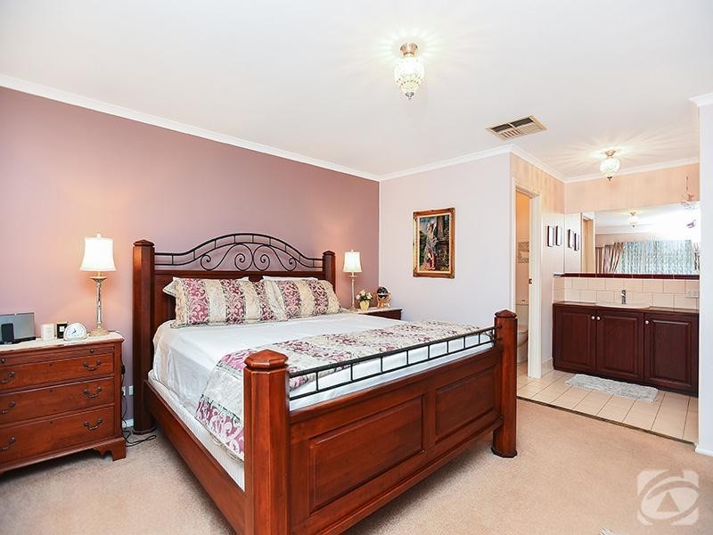 27 Kernick Avenue, Willunga SA 5172