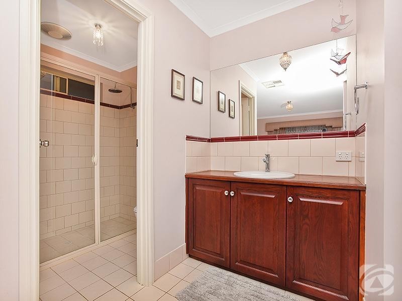 27 Kernick Avenue, Willunga SA 5172