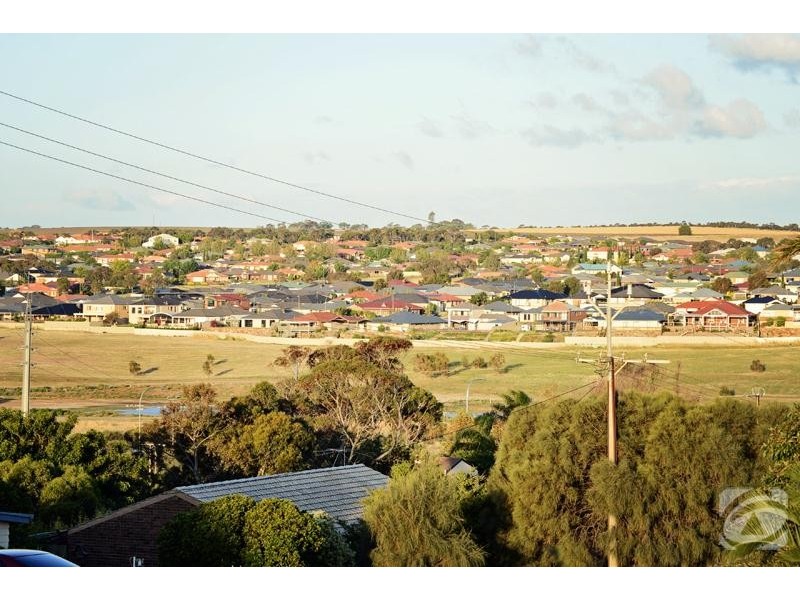 16 Lennard Drive, Moana SA 5169