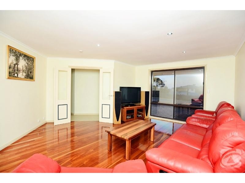 16 Lennard Drive, Moana SA 5169