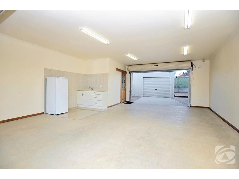 16 Lennard Drive, Moana SA 5169