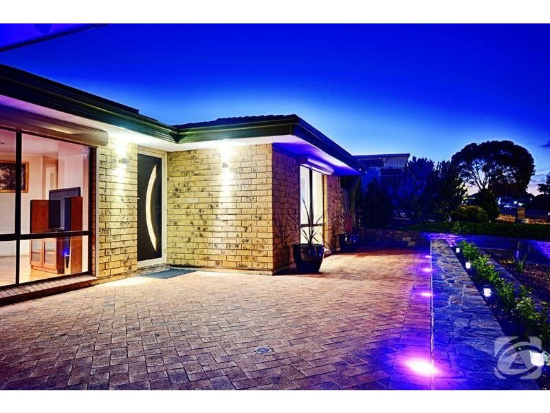 16 Lennard Drive, Moana SA 5169