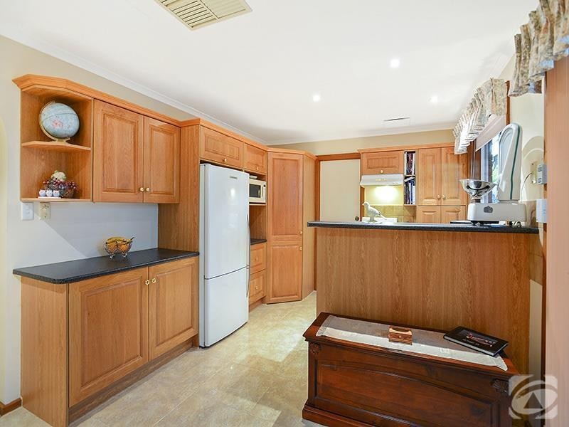 1 Allman Avenue, Woodcroft SA 5162