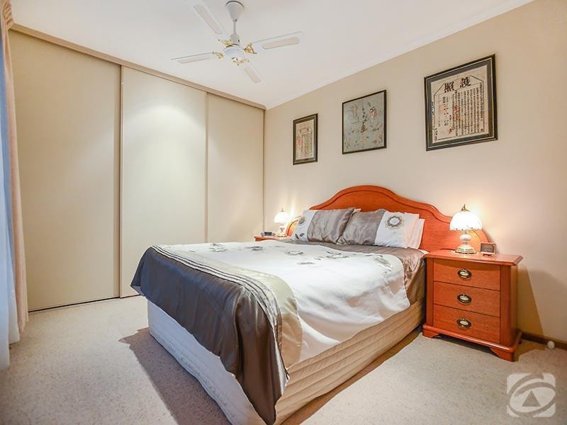 1 Allman Avenue, Woodcroft SA 5162