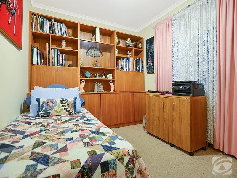 1 Allman Avenue, Woodcroft SA 5162