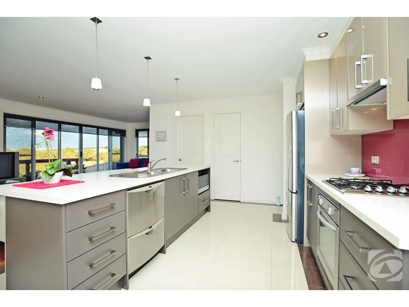 12 George Francis Drive, Mount Compass SA 5210