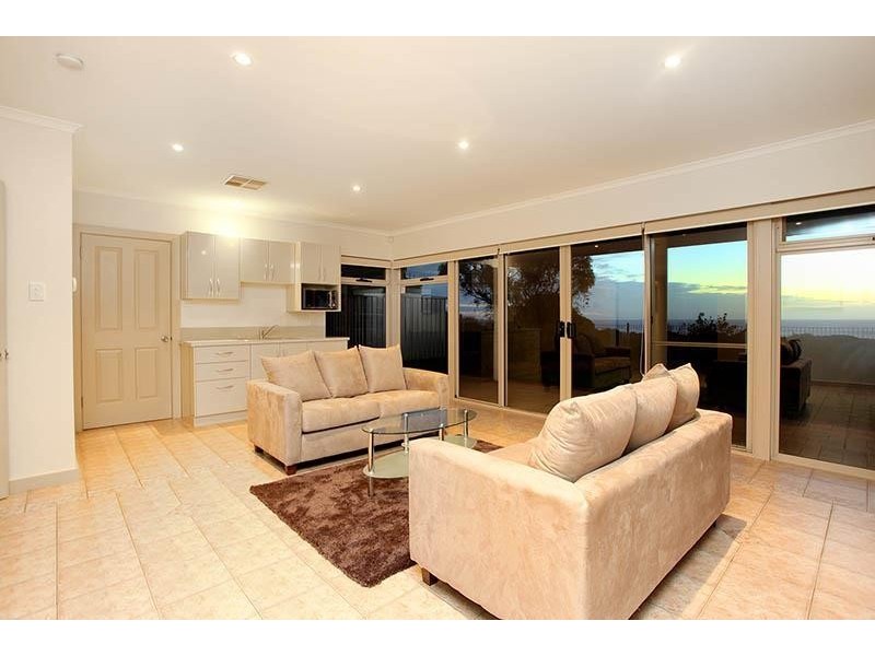 28 Maidencombe Drive, Moana SA 5169