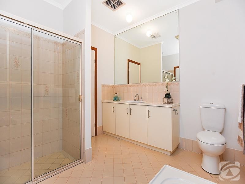 68 Valley View Drive, Mclaren Vale SA 5171