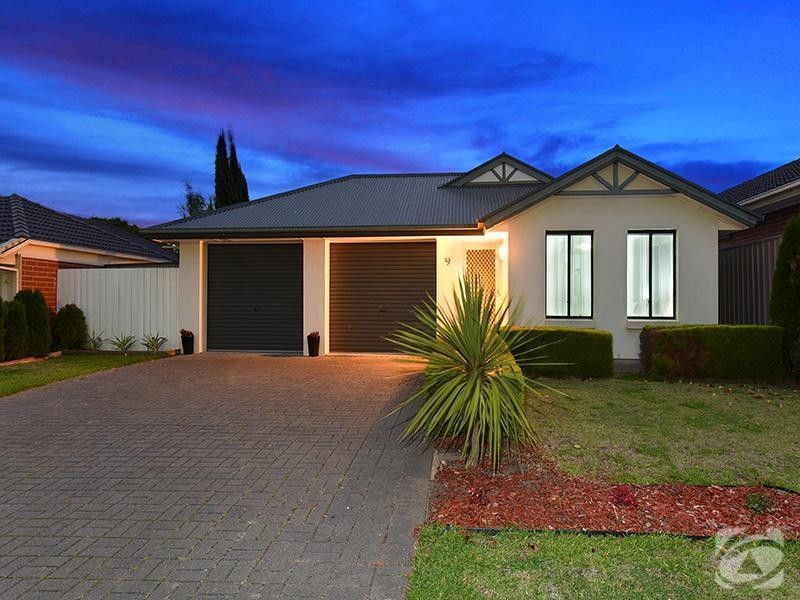 9 Sovereign Drive, Woodcroft SA 5162