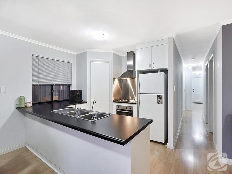 9 Sovereign Drive, Woodcroft SA 5162