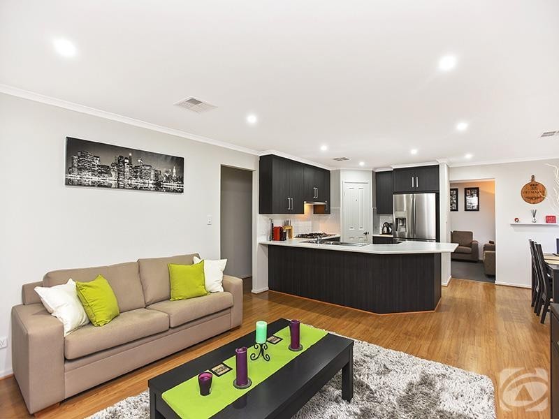 48 Sunderland Crescent, Seaford SA 5169