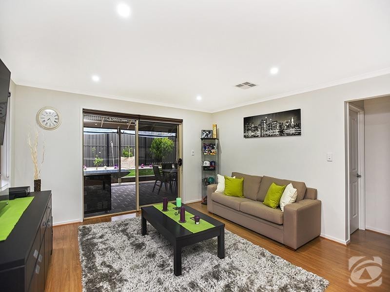 48 Sunderland Crescent, Seaford SA 5169