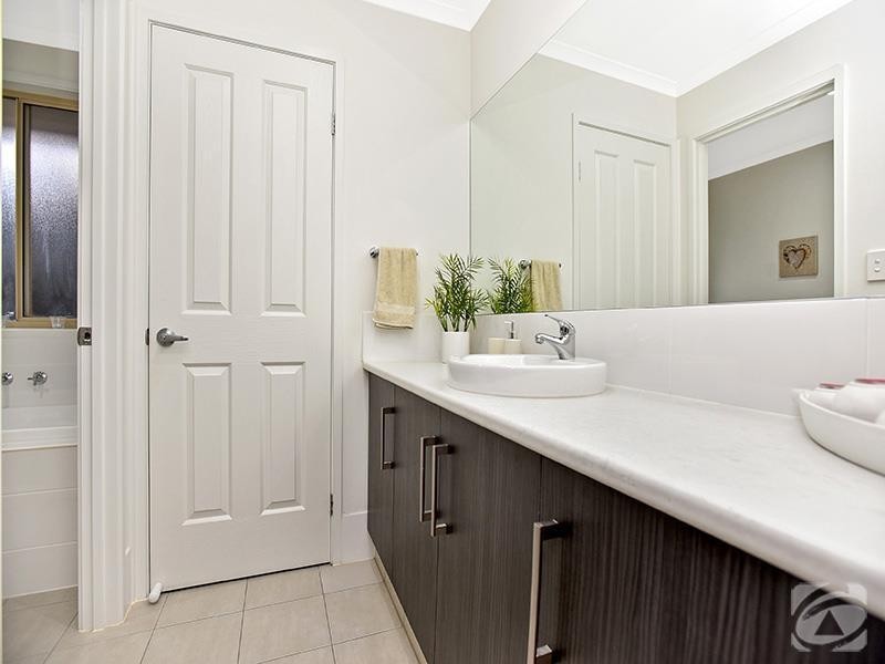 48 Sunderland Crescent, Seaford SA 5169