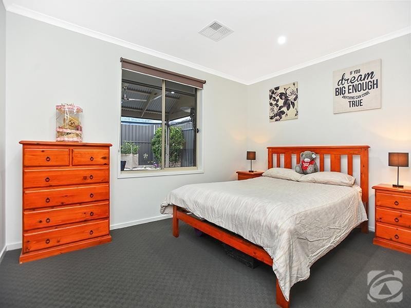 48 Sunderland Crescent, Seaford SA 5169