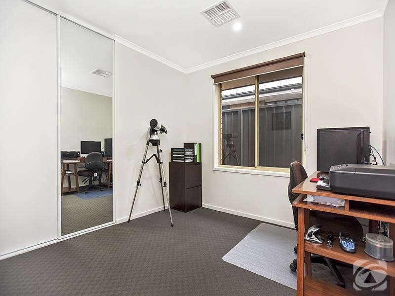 48 Sunderland Crescent, Seaford SA 5169