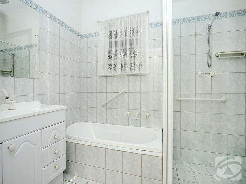 15 Petersen Crescent, Port Noarlunga SA 5167