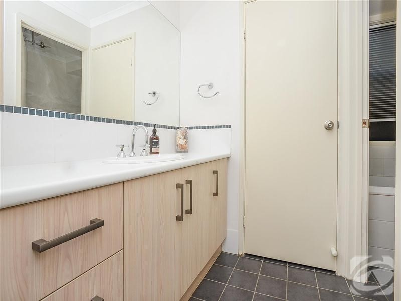 22 Daintree Drive, Seaford Rise SA 5169