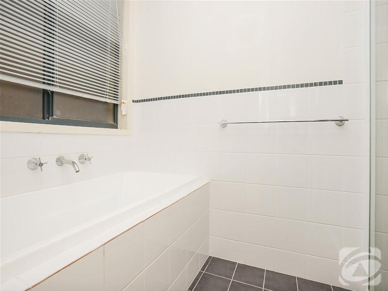 22 Daintree Drive, Seaford Rise SA 5169