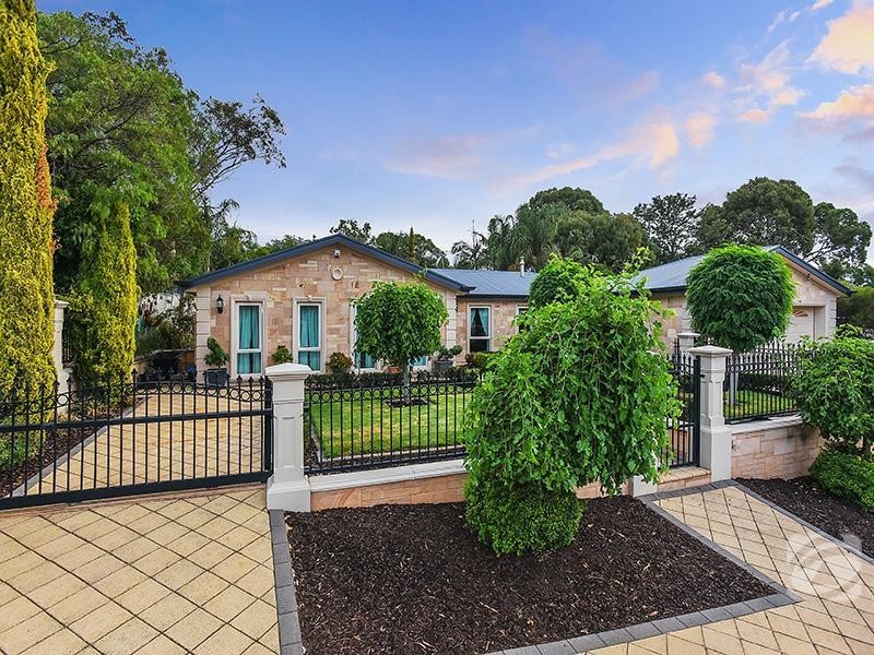 36 Woodhall Drive, Happy Valley SA 5159
