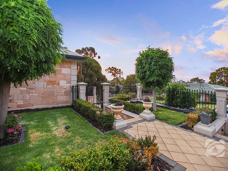 36 Woodhall Drive, Happy Valley SA 5159