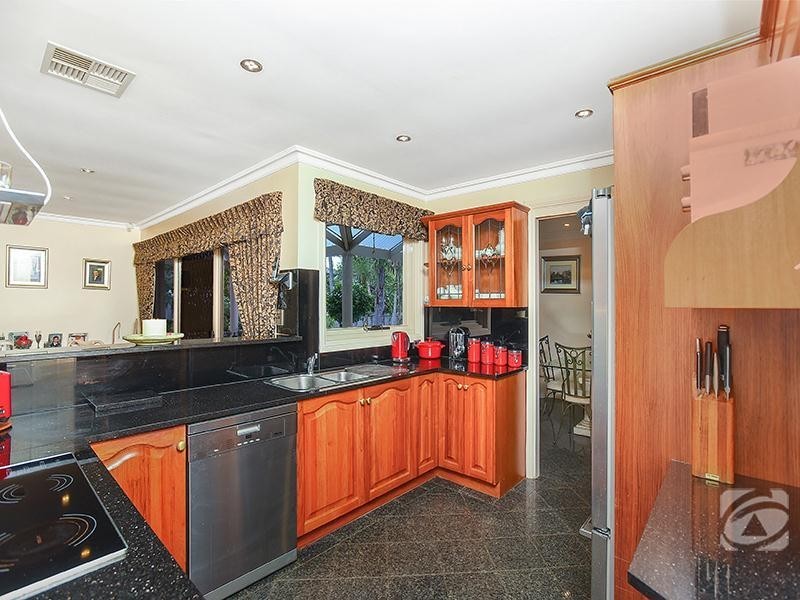 36 Woodhall Drive, Happy Valley SA 5159