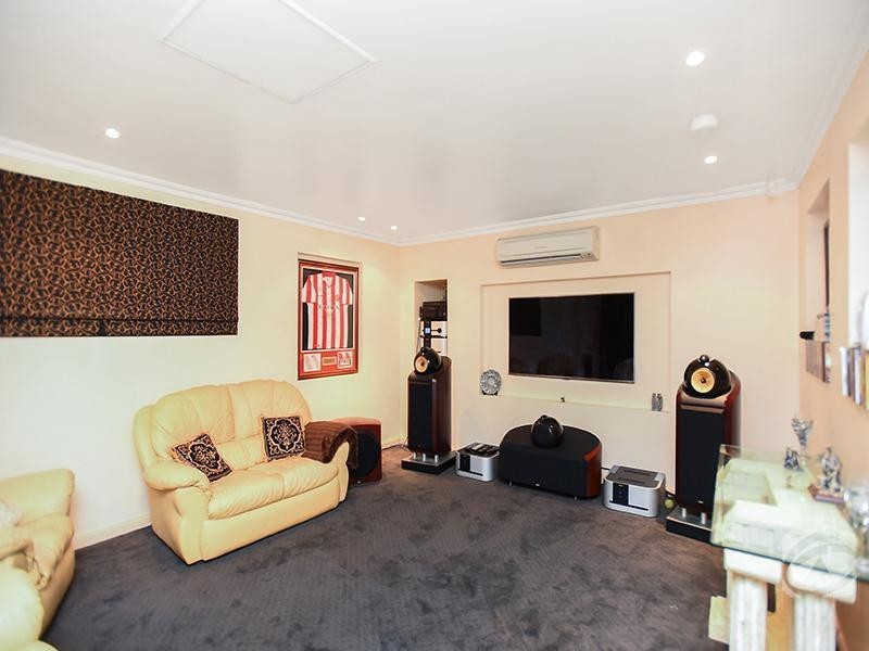 36 Woodhall Drive, Happy Valley SA 5159