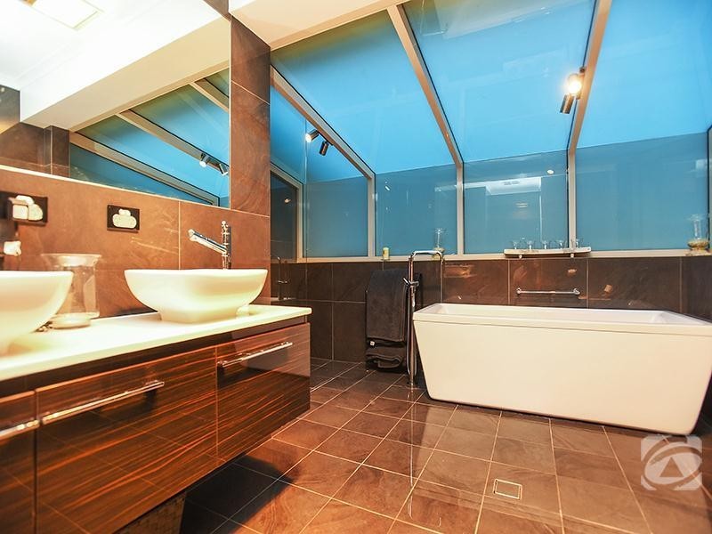 36 Woodhall Drive, Happy Valley SA 5159