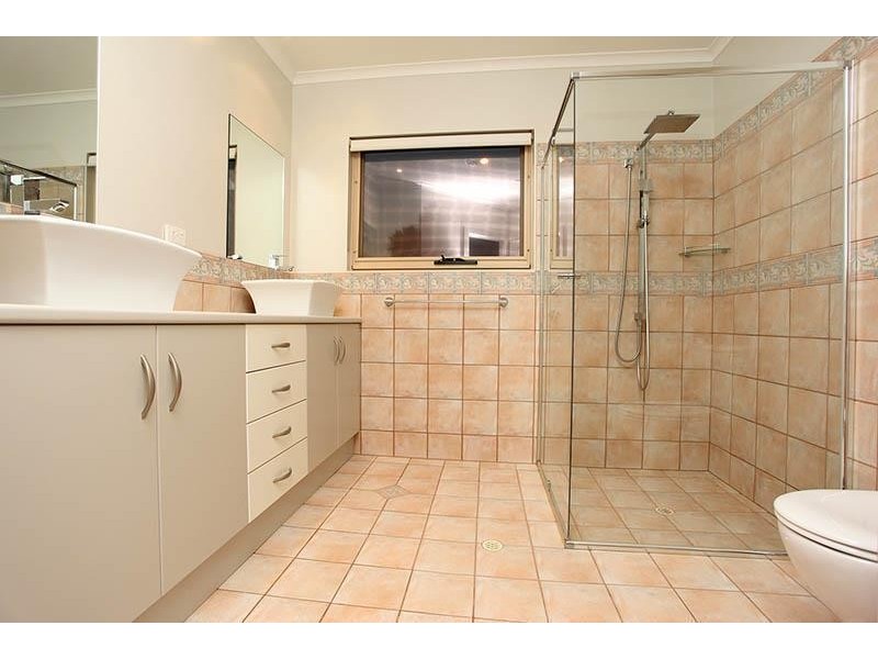 28 Maidencombe Drive, Moana SA 5169