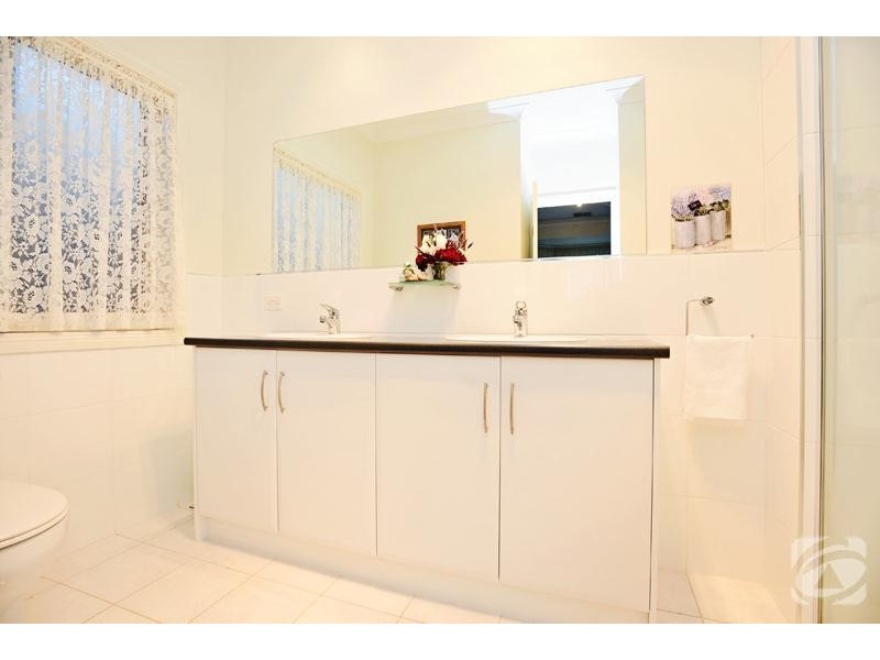 2 Richards Road, Willunga SA 5172