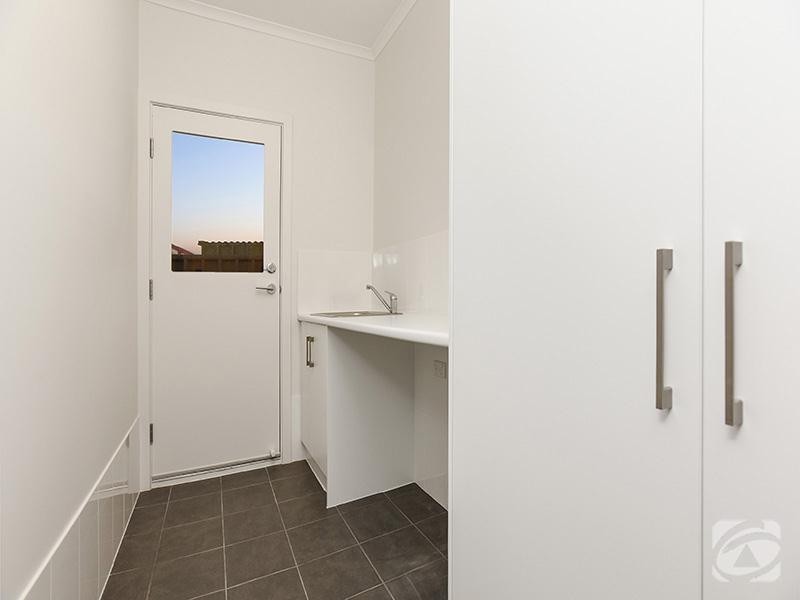 8 Aubrey Drive, Willunga SA 5172