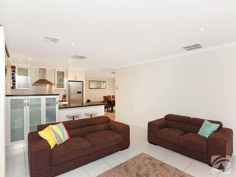 5 Meadow Bank Way, Aldinga Beach SA 5173