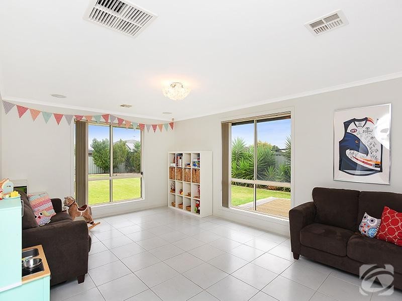 5 Meadow Bank Way, Aldinga Beach SA 5173