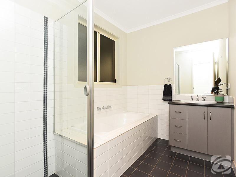 5 Meadow Bank Way, Aldinga Beach SA 5173