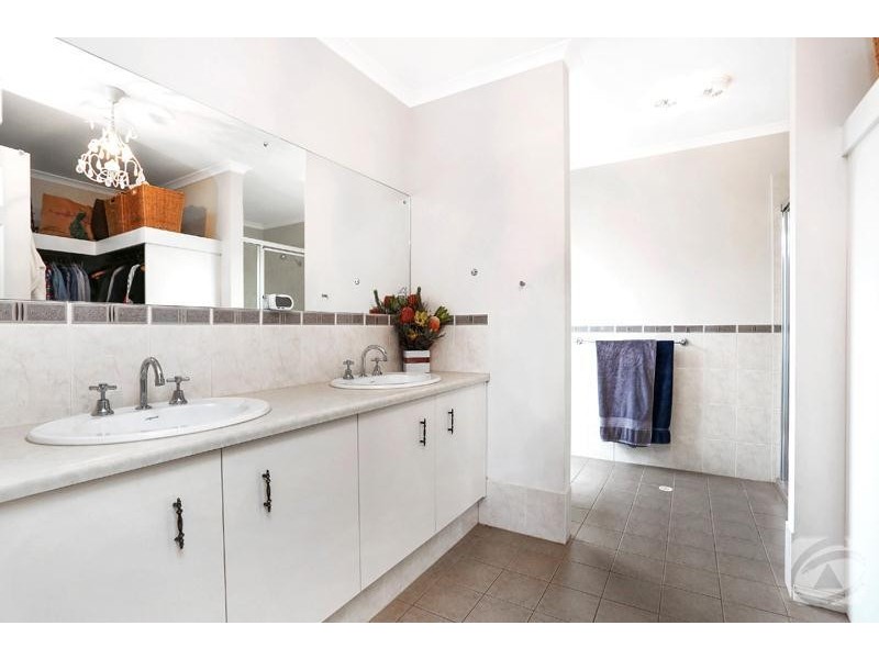 8 Aquamarine Avenue, Aldinga Beach SA 5173