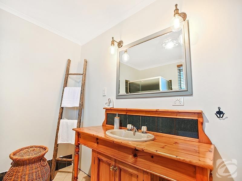 12 Matthews Lane, Willunga South SA 5172