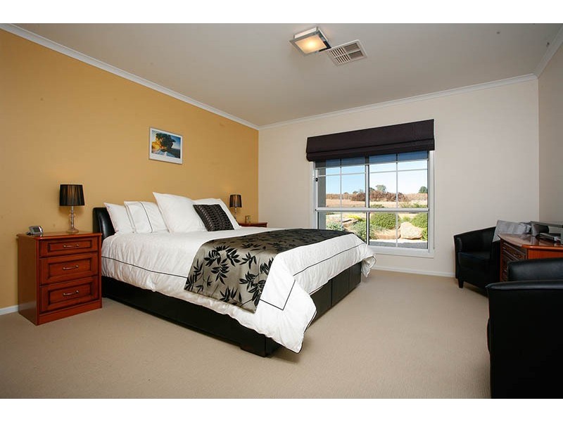 27 Conte Drive, Mclaren Flat SA 5171