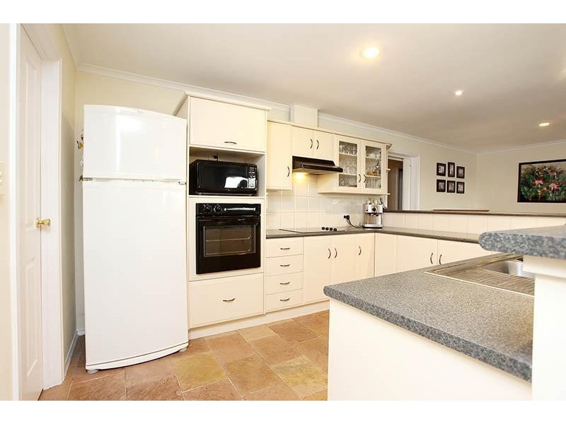 6 Genders Grove, Mclaren Vale SA 5171