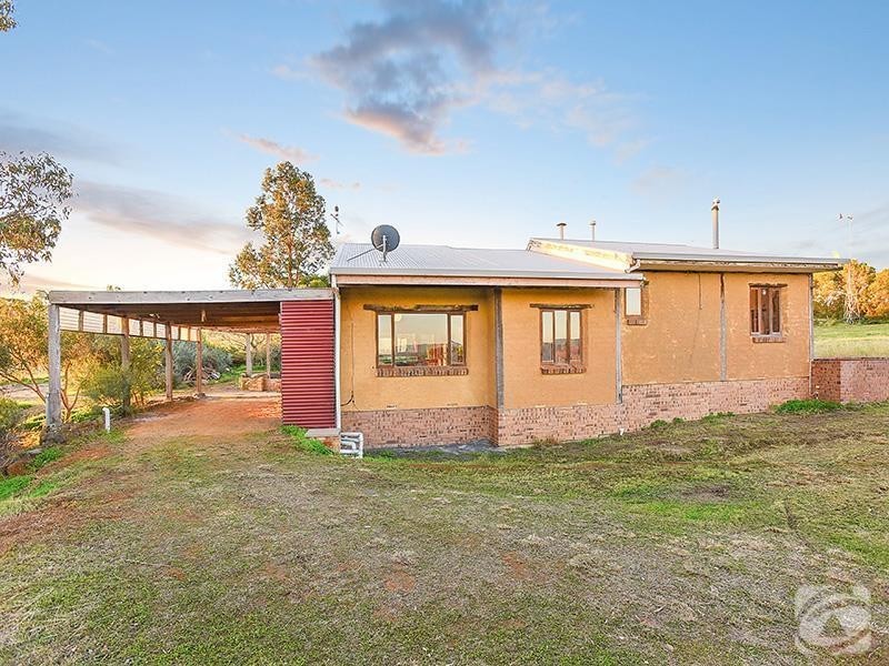393 Blewitt Springs Road, Blewitt Springs SA 5171