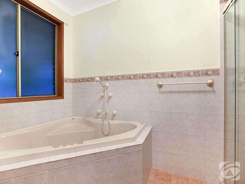 21 Evelyn Sturt Drive, Willunga SA 5172