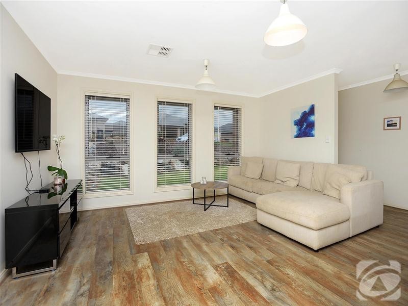 13 Macquarie Parade, Meadows SA 5201