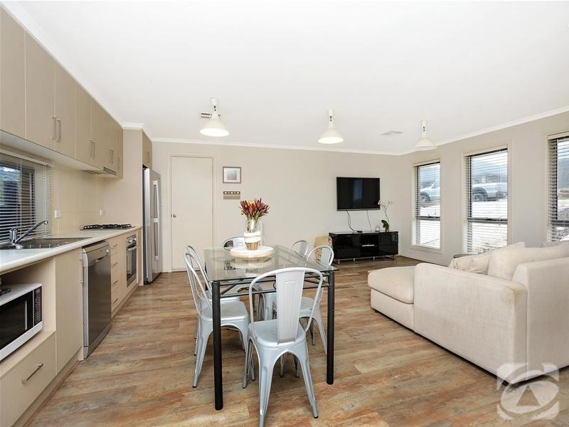 13 Macquarie Parade, Meadows SA 5201