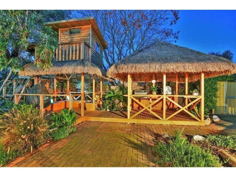 16 Chapman Avenue, Mclaren Vale SA 5171