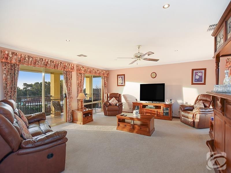 33 Waverley Drive, Willunga SA 5172