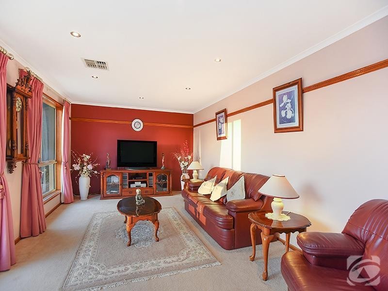 33 Waverley Drive, Willunga SA 5172