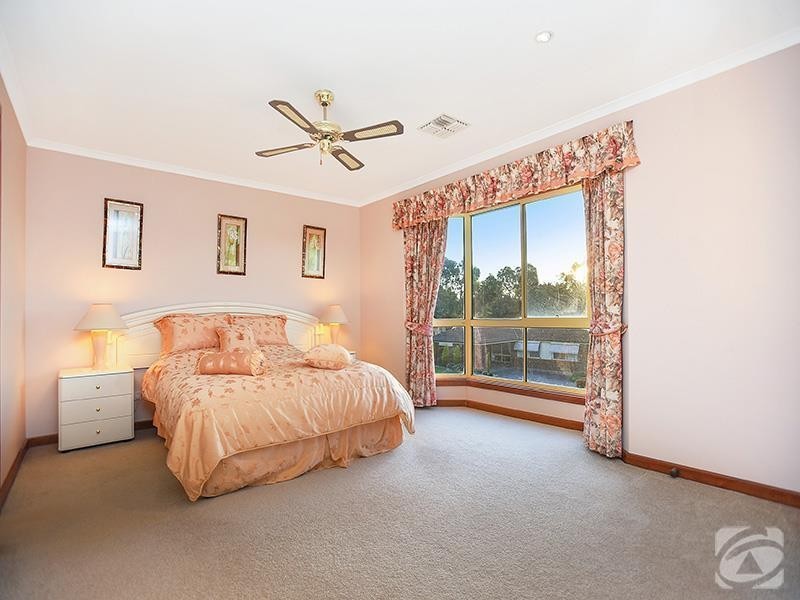 33 Waverley Drive, Willunga SA 5172